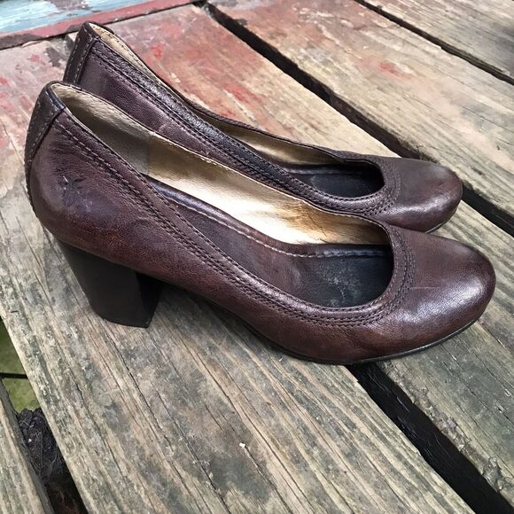 Women’s FRYE Carson Pumps Brown Cognac Color Block Mid Heel Sz 7.5 Chunky Round - Picture 1 of 11
